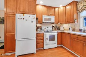 25 Pinecrest Dr, Lenox, MA 01240 photo 14