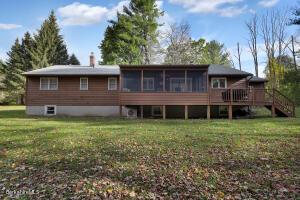 25 Pinecrest Dr, Lenox, MA 01240 photo 2