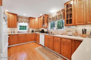 25 Pinecrest Dr, Lenox, MA 01240 photo 13