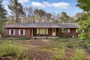 25 Pinecrest Dr, Lenox, MA 01240 photo 4