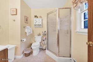 25 Pinecrest Dr, Lenox, MA 01240 photo 20