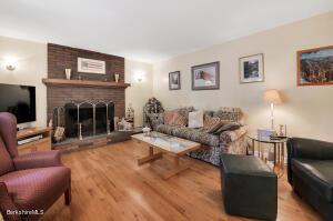 25 Pinecrest Dr, Lenox, MA 01240 photo 8