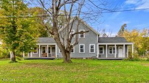 7 School St, Lenox, MA 01240 photo 1