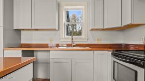 7 School St, Lenox, MA 01240 photo 5