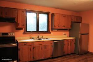 46 E Windsor Rd, Peru, MA 01235 photo 10