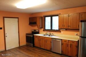 46 E Windsor Rd, Peru, MA 01235 photo 8