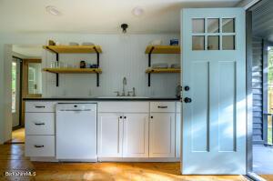 74 E Main St, Salisbury, CT 06068 photo 9