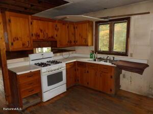 10 Peanut Rd, Florida, MA 01247 photo 8
