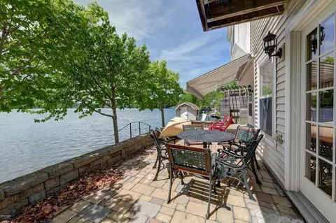 515 Laurel St, Lee, MA 01238 photo 1