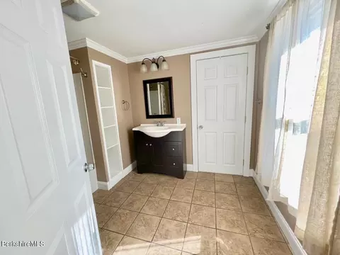 19 Crystal St, Lenox, MA 01240 photo 12