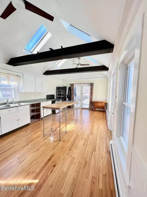 19 Crystal St, Lenox, MA 01240 photo 2