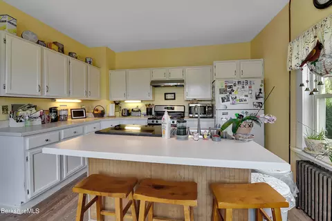 290 Prospect St, Lee, MA 01238 photo 10