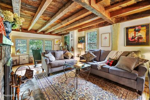 75 Chestnut St, Lee, MA 01238 photo 5