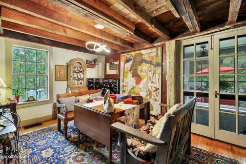 75 Chestnut St, Lee, MA 01238 photo 6