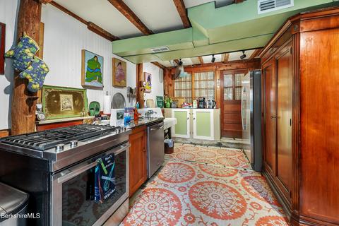 75 Chestnut St, Lee, MA 01238 photo 9