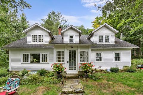 75 Chestnut St, Lee, MA 01238 photo 1