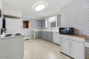 35 Roberta Rd, Pittsfield, MA 01201 photo 10