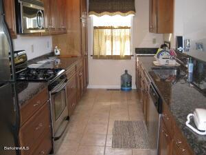 9541 Mountainside Dr, Hancock, MA 01237 photo 8