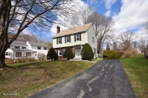 74 Beverly St, Dalton, MA 01226 photo 3