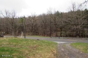 745 Cape St, Lee, MA 01238 photo 9