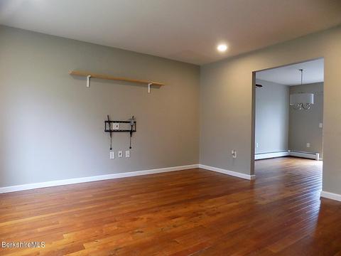 141 Appleton Ave, Pittsfield, MA 01201 photo 2