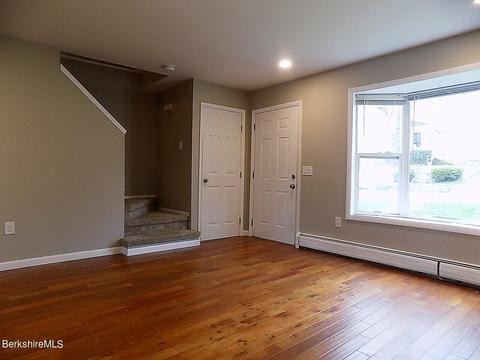 141 Appleton Ave, Pittsfield, MA 01201 photo 3