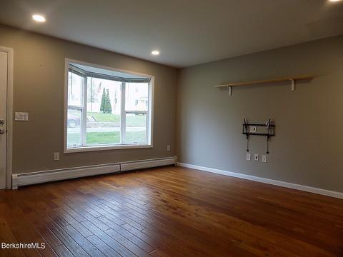 141 Appleton Ave, Pittsfield, MA 01201 photo 4