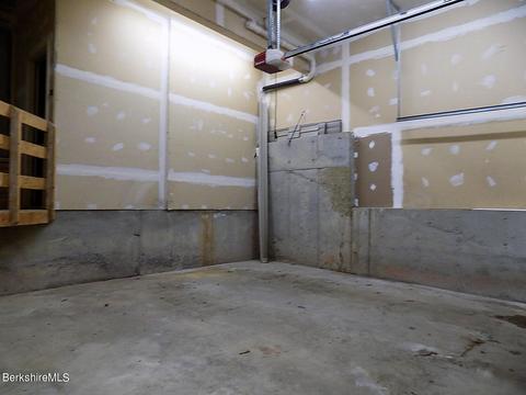 141 Appleton Ave, Pittsfield, MA 01201 photo 25