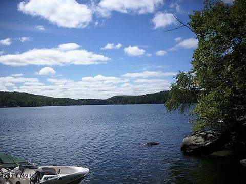 110 Elk Dr, Lee, MA 01238 photo 2