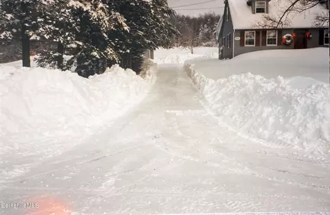 884 Cheshire Rd, Windsor, MA 01270 photo 4