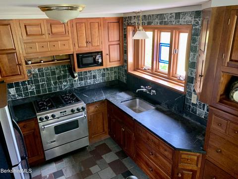 234 E Windsor Rd, Peru, MA 01235 photo 15