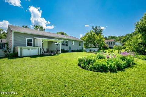 26 Cobble View Rd, Williamstown, MA 01267 photo 2