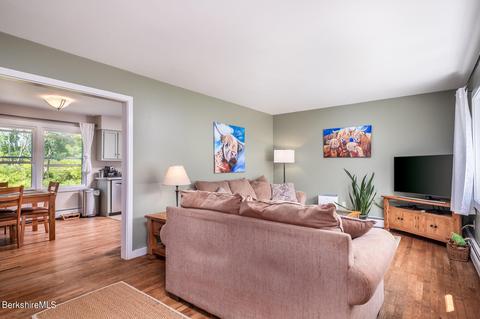 26 Cobble View Rd, Williamstown, MA 01267 photo 4