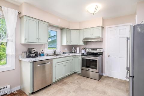 26 Cobble View Rd, Williamstown, MA 01267 photo 9