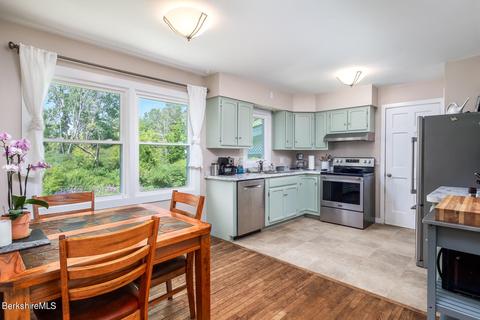 26 Cobble View Rd, Williamstown, MA 01267 photo 7