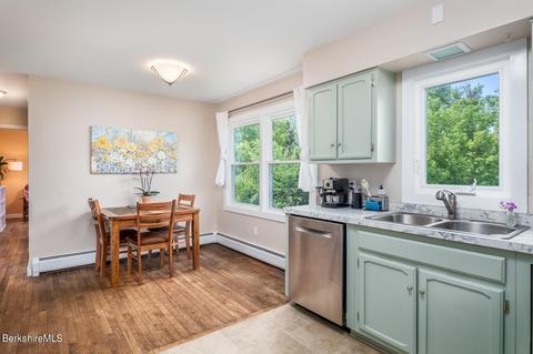 26 Cobble View Rd, Williamstown, MA 01267 photo 10
