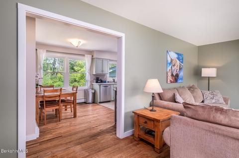 26 Cobble View Rd, Williamstown, MA 01267 photo 3