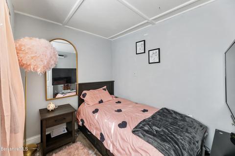 40 Summer St, Lee, MA 01238 photo 10