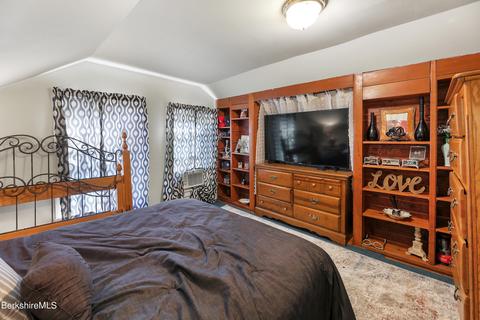 40 Summer St, Lee, MA 01238 photo 8