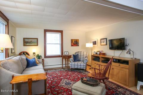 19 Danforth St, Williamstown, MA 01267 photo 5