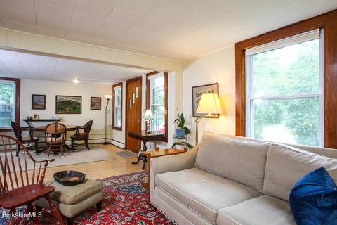 19 Danforth St, Williamstown, MA 01267 photo 6