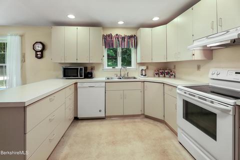 160 Laurel St, Lee, MA 01238 photo 15