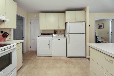 160 Laurel St, Lee, MA 01238 photo 16
