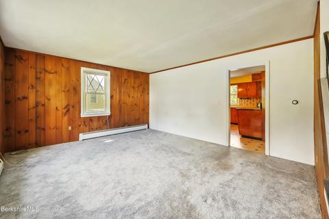 385 East St, Lee, MA 01238 photo 10