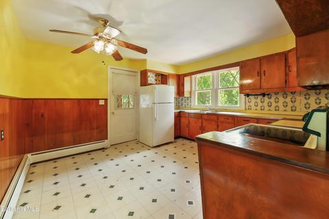 385 East St, Lee, MA 01238 photo 7