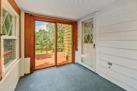 385 East St, Lee, MA 01238 photo 5