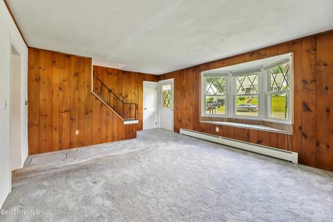 385 East St, Lee, MA 01238 photo 11
