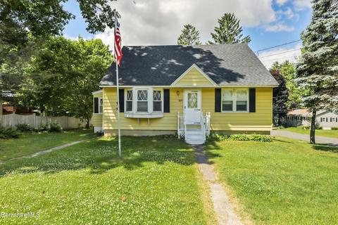 385 East St, Lee, MA 01238 photo 1