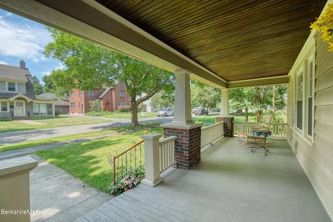 21 Whitehead Pl, Pittsfield, MA 01201 photo 4