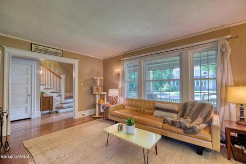 21 Whitehead Pl, Pittsfield, MA 01201 photo 8